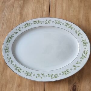 Vintage Royal Hostess Bridgit  370 Oval Serving Platter White & Green Pattern
